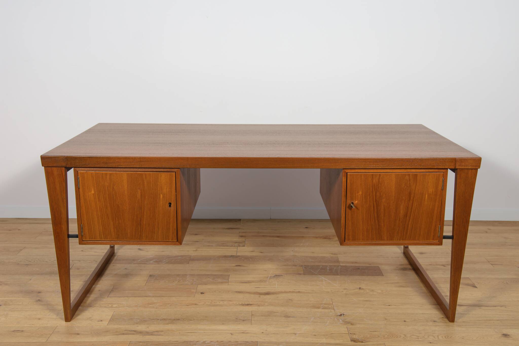 Teak Model 70 Desk by Kai Kristiansen for Feldballes Møbelfabrik, 1960s