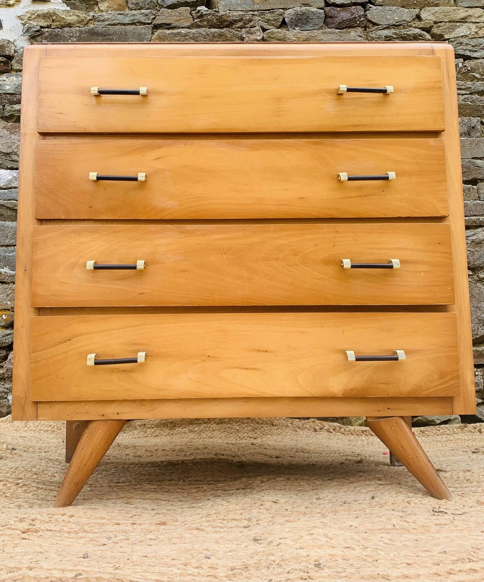 Vintage chest of drawers with 4 drawers from the 1960s.