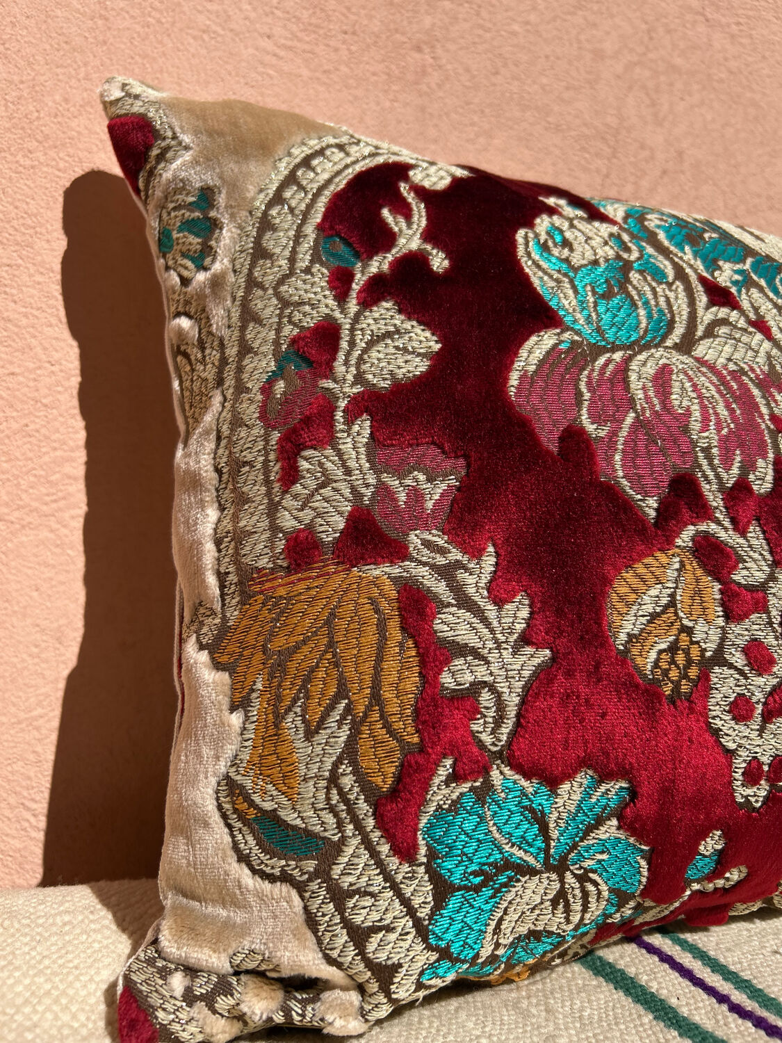 Velvet cushion 40x60cm