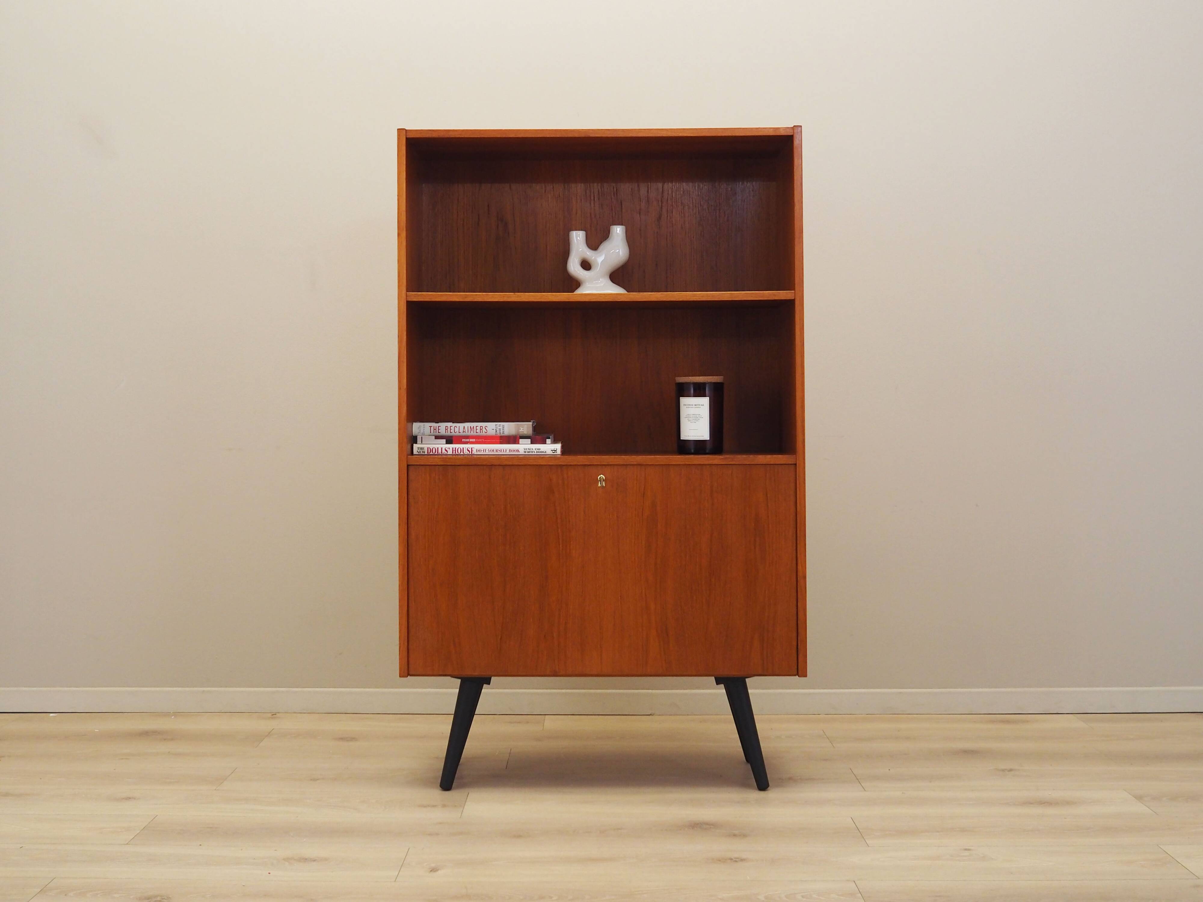 Bibliothèque en teck, design danois, années 1970, production : Danemark