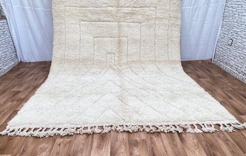 Handmade pure wool rug, size 1.5/2.5 m.