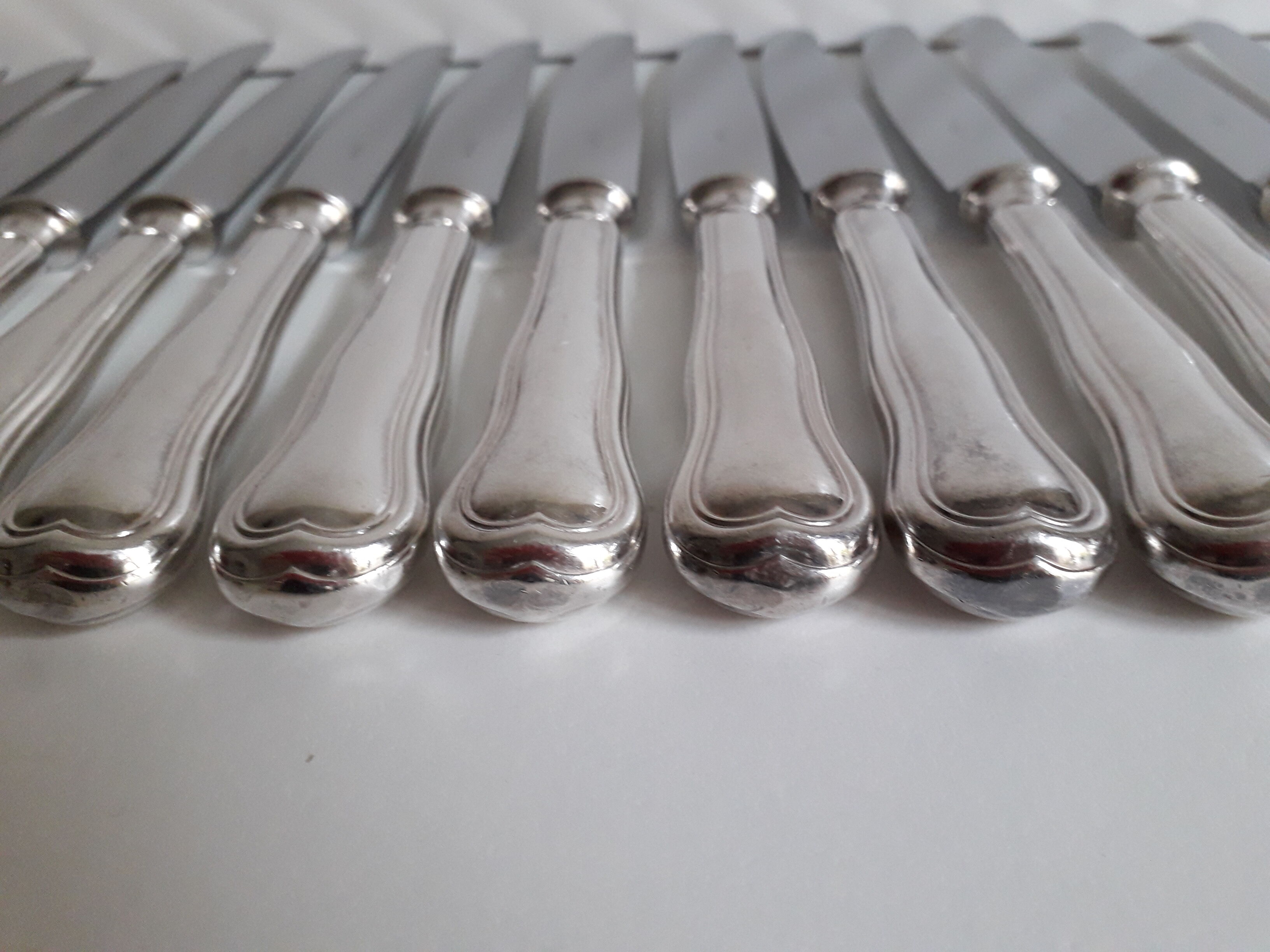 Ercuis set of 18 knives silver metal and stainless steel violin model