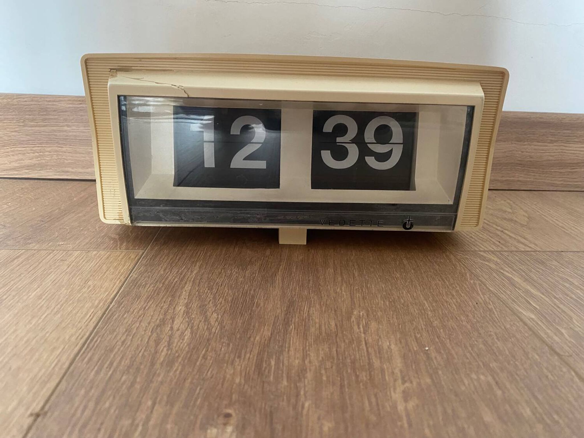 Horloge flip flap vedette