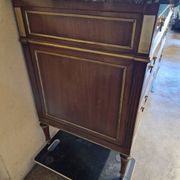 Commode en acajou et placage d'acajou époque Louis XVI, fin du 18ème s.