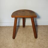 Tripod farm stool