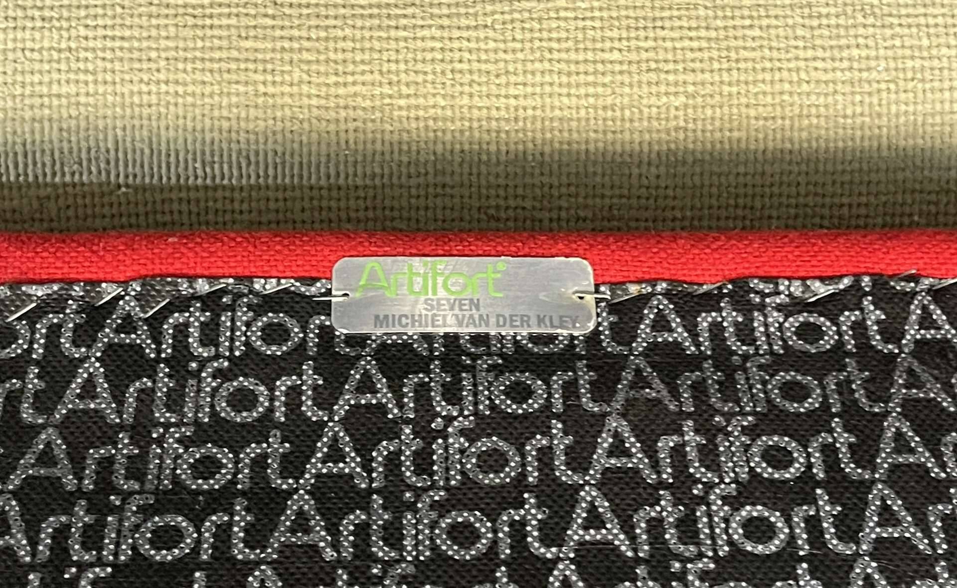 Seven canapé model by Michiel Van Der Kley for Artifort