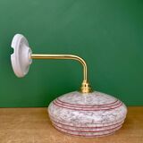 Applique coudée abat-jour vintage en verre de clichy blanc liserés rouges