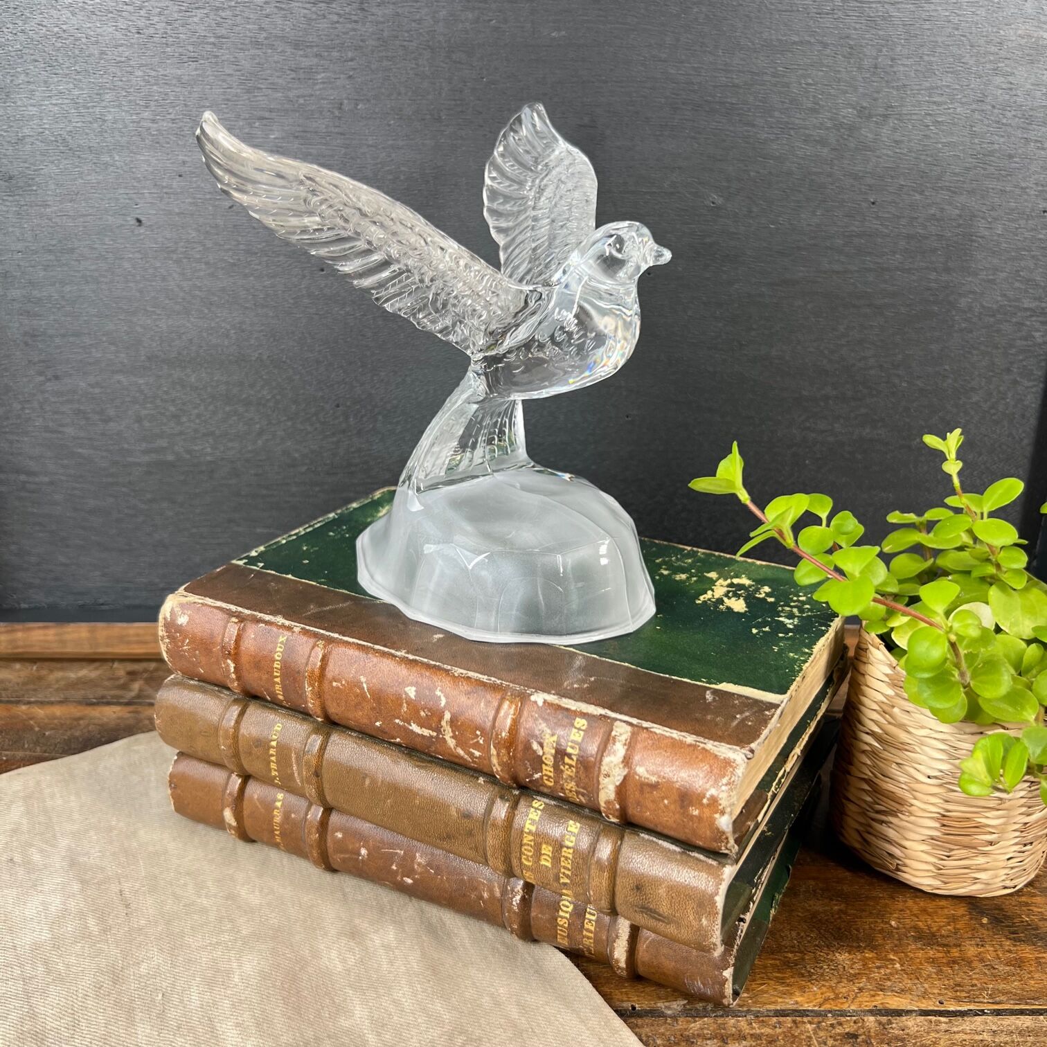 Crystal paperweight "the flight of the bird"