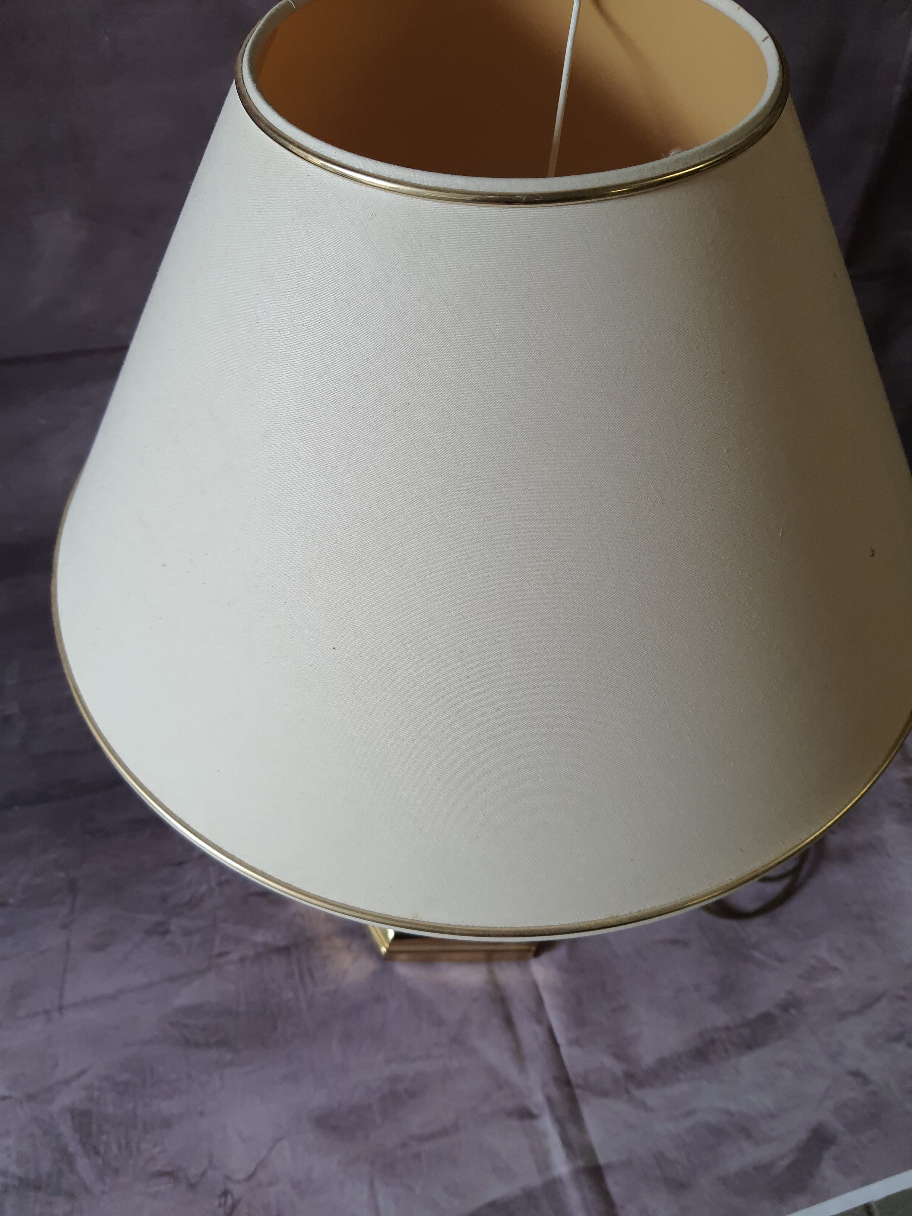 Table lamp
