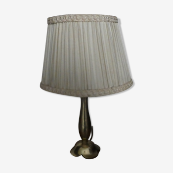 Brass foot lamp