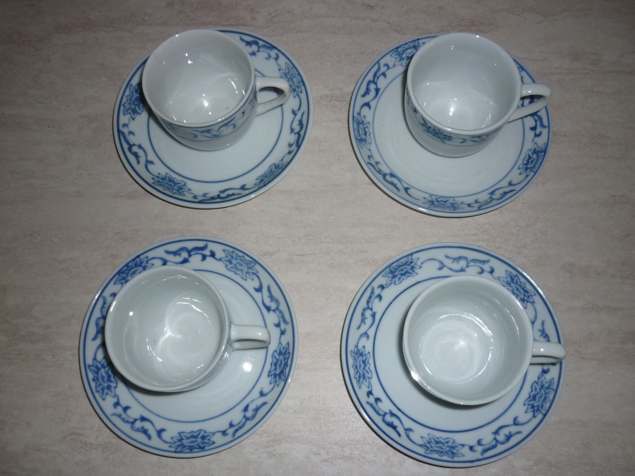 4 cups and sub-cups ceramic white and blue
