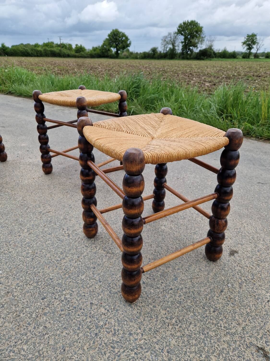 Set of 3 country straw stools
