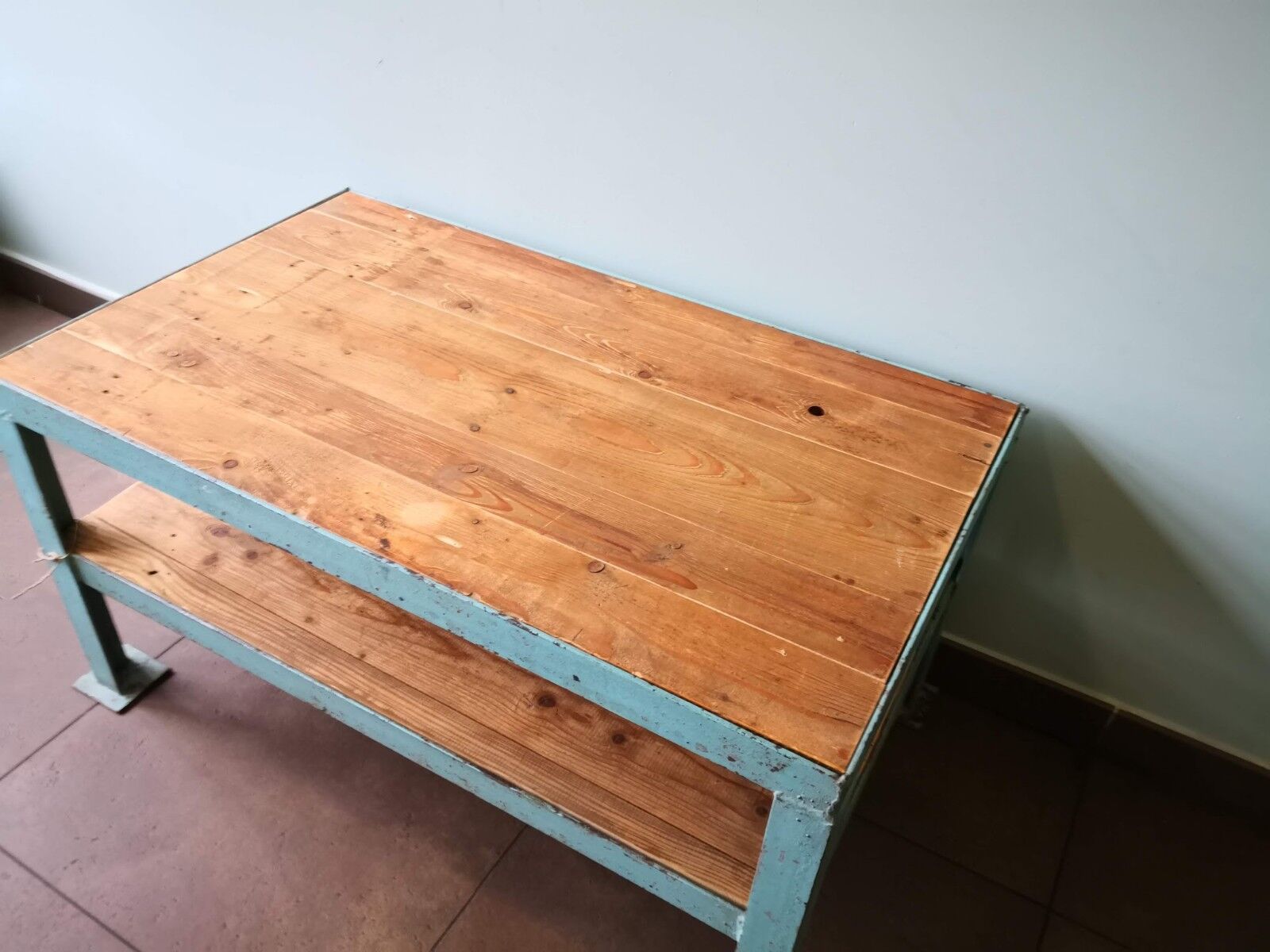 Table basse vintage, déco loft ou industrielle, bois et métal