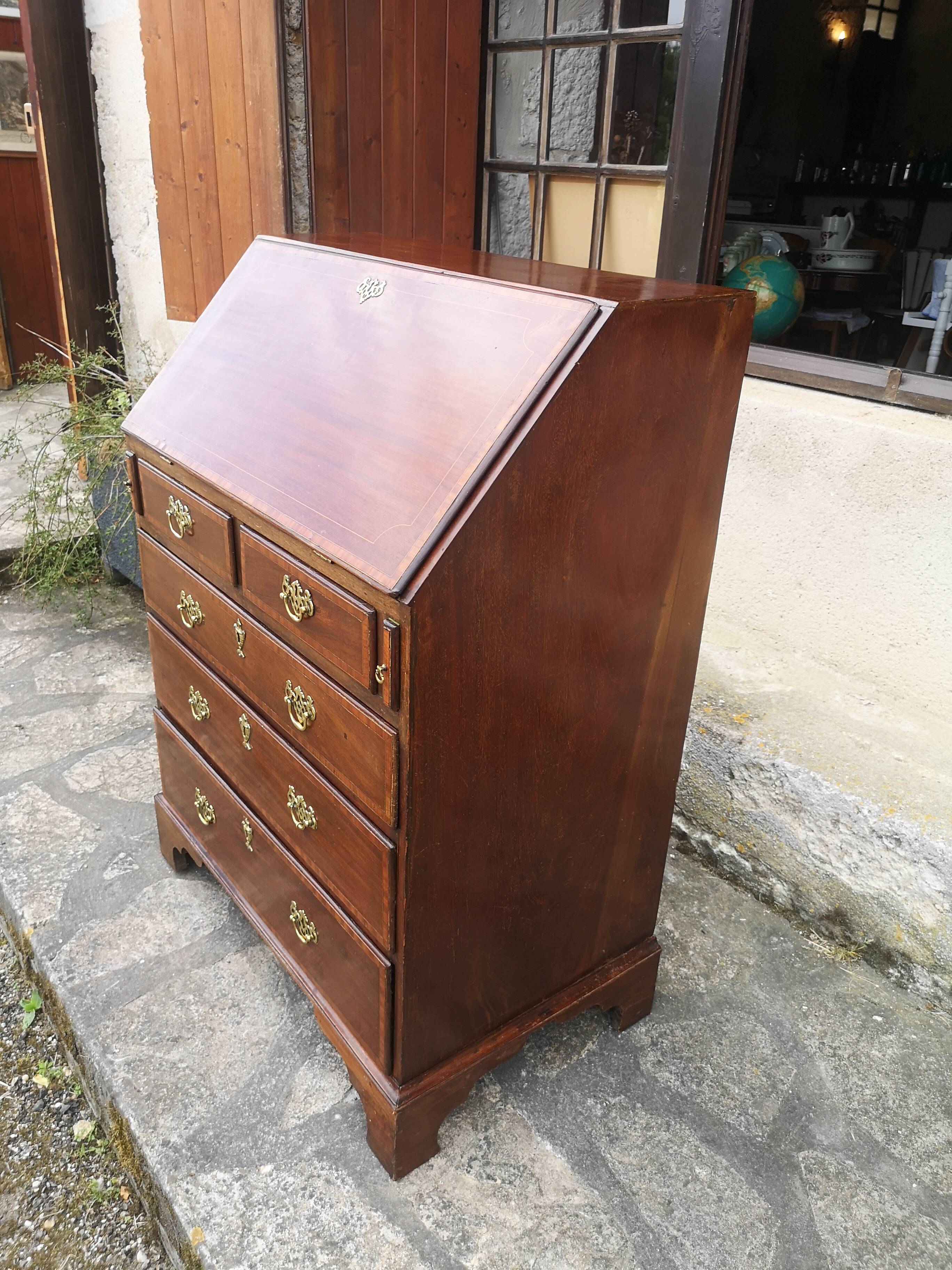 Bureau Scriban