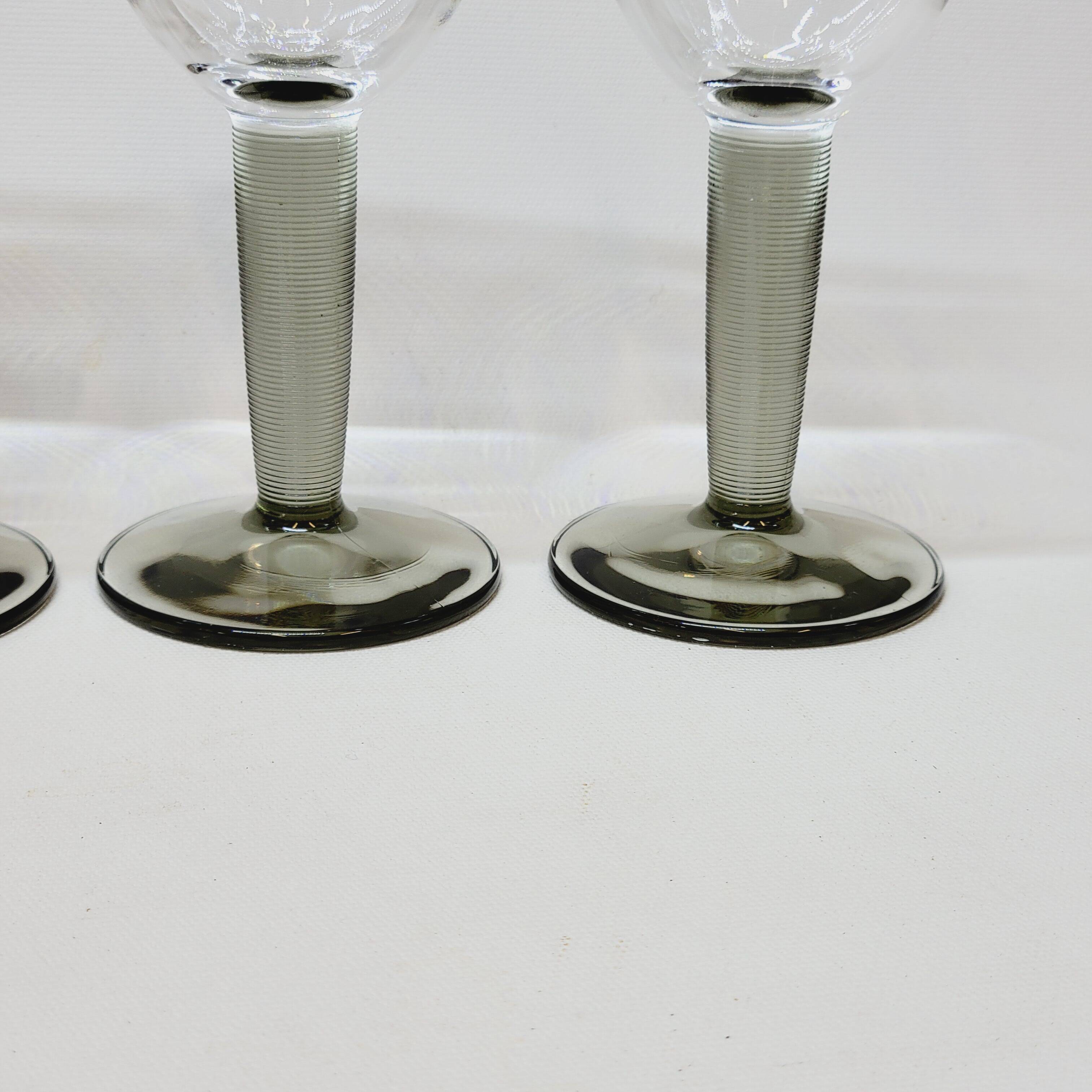 6 verres à vin vintage Bormioli Rocco en cristal gris strié