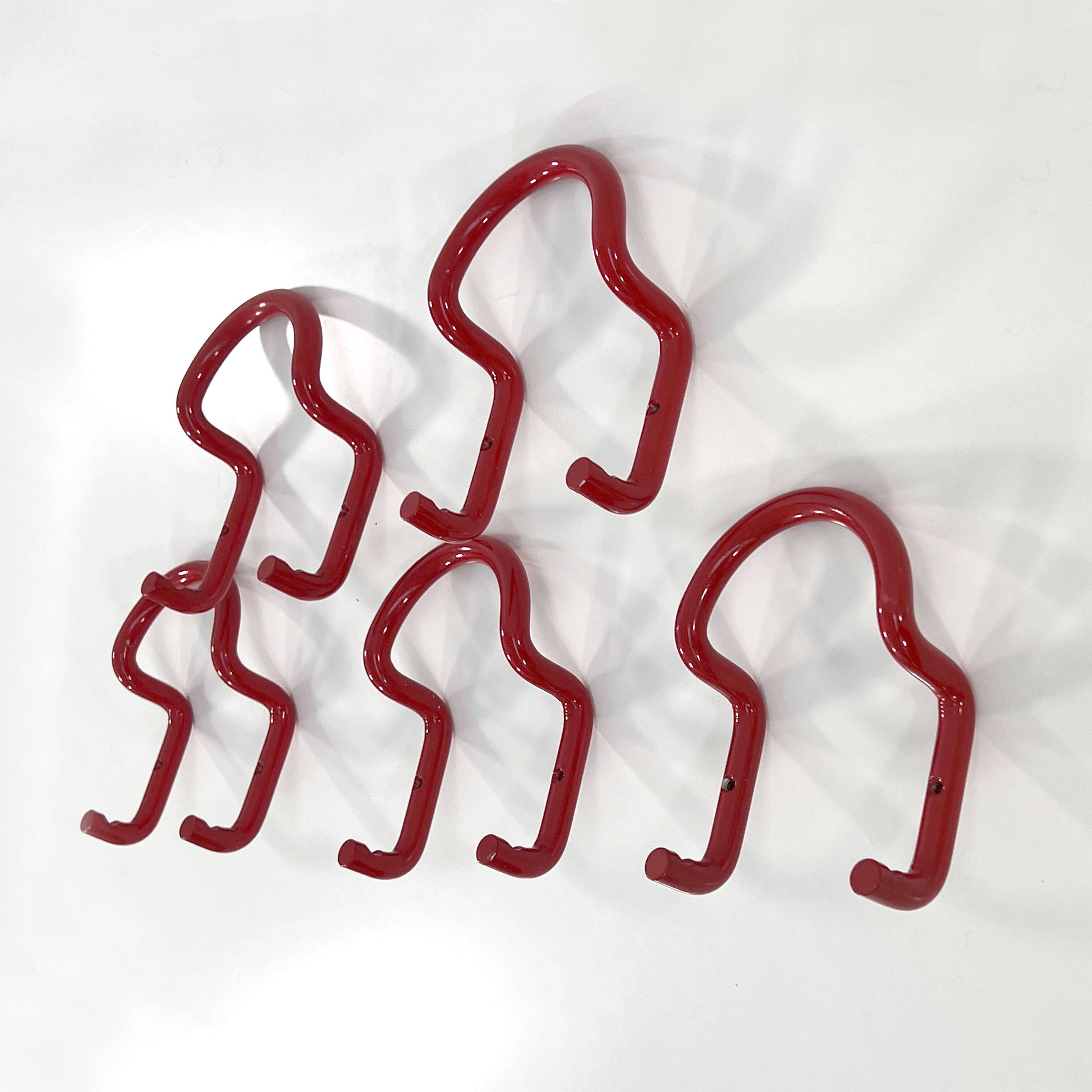 Set of 4 "taka" pink coat hooks by Cesare Rota Nodari for Acerbis, 1960.