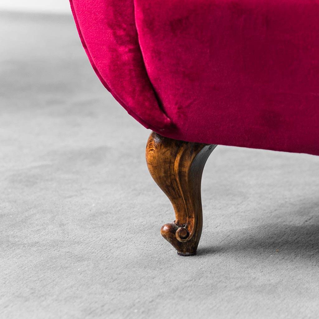 Paire de fauteuils modernistes en velours violet des années 1970