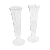 Paire de vases en verre moulé