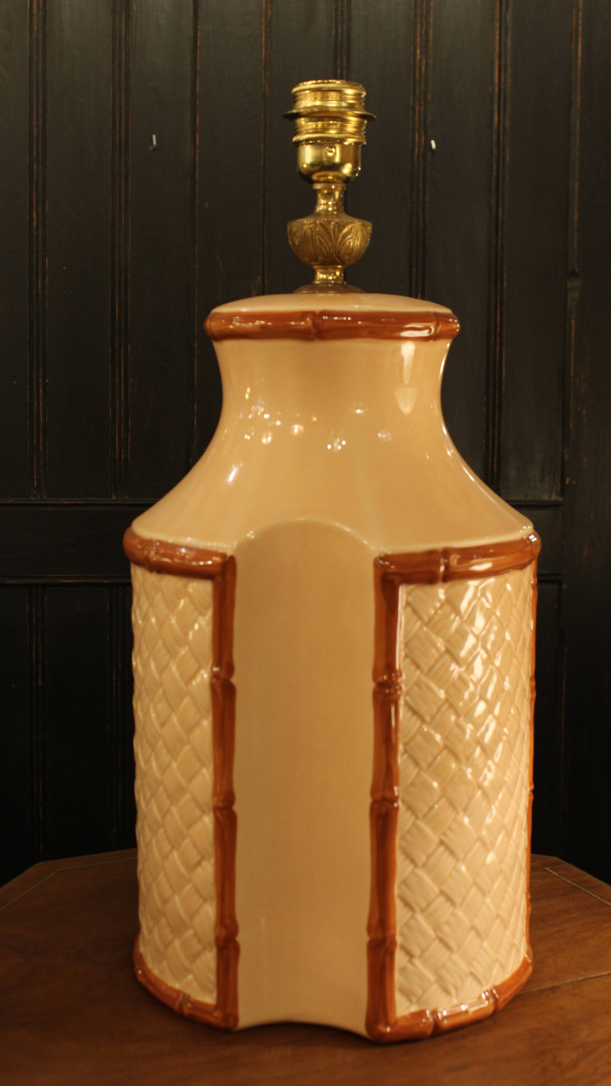 Ceramic lamp from Manises in bamboo style