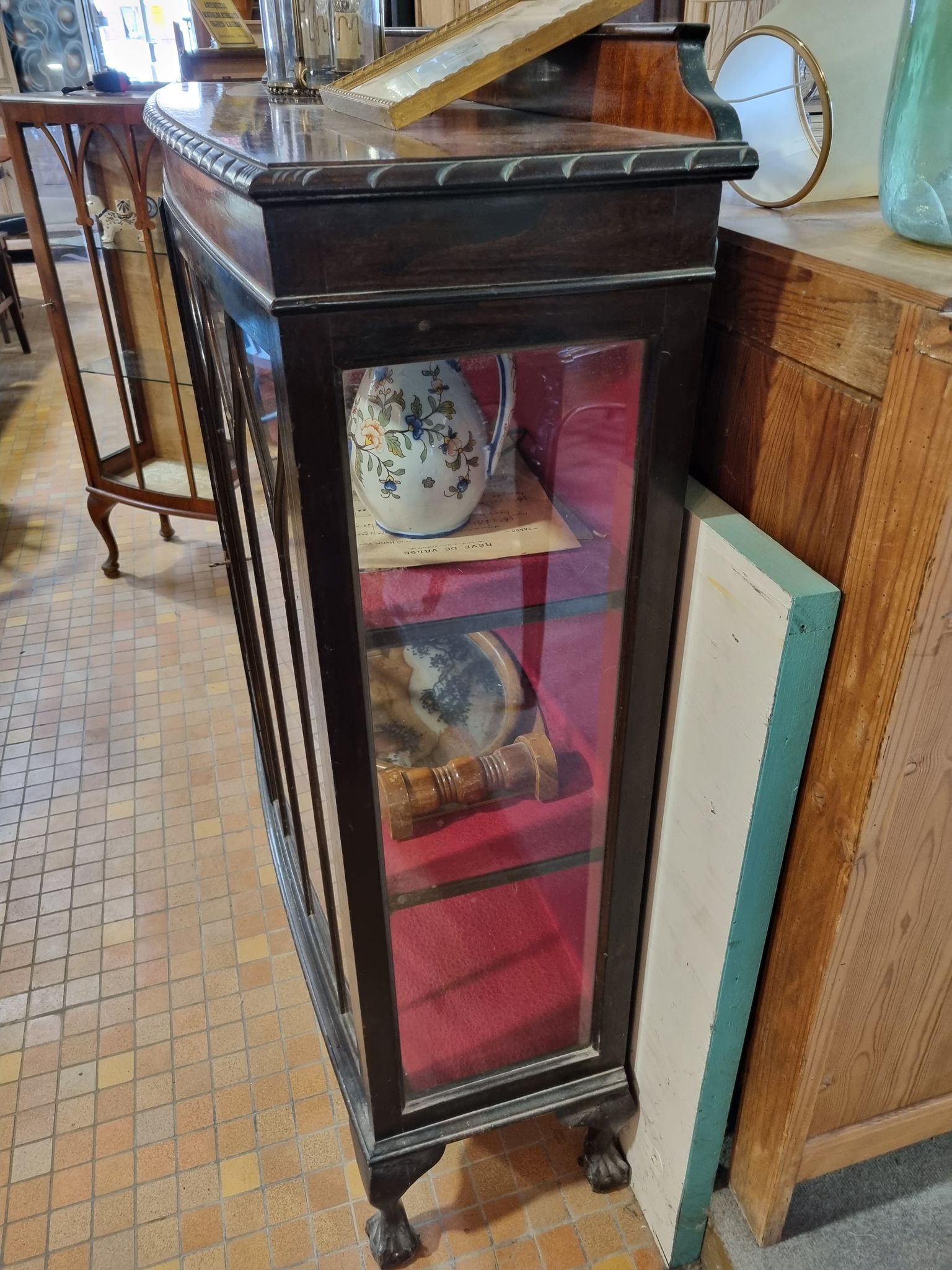 English mahogany showcase