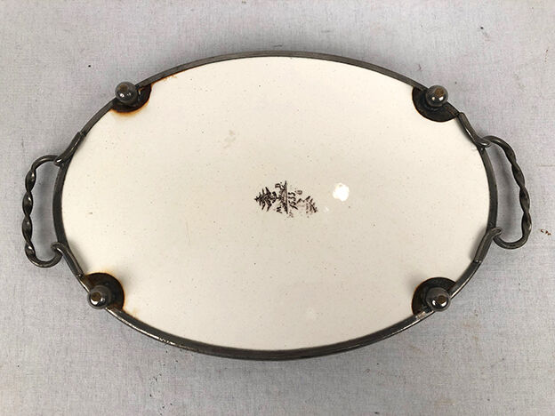 Porcelain tray decorated with flowers, openwork metal gallery