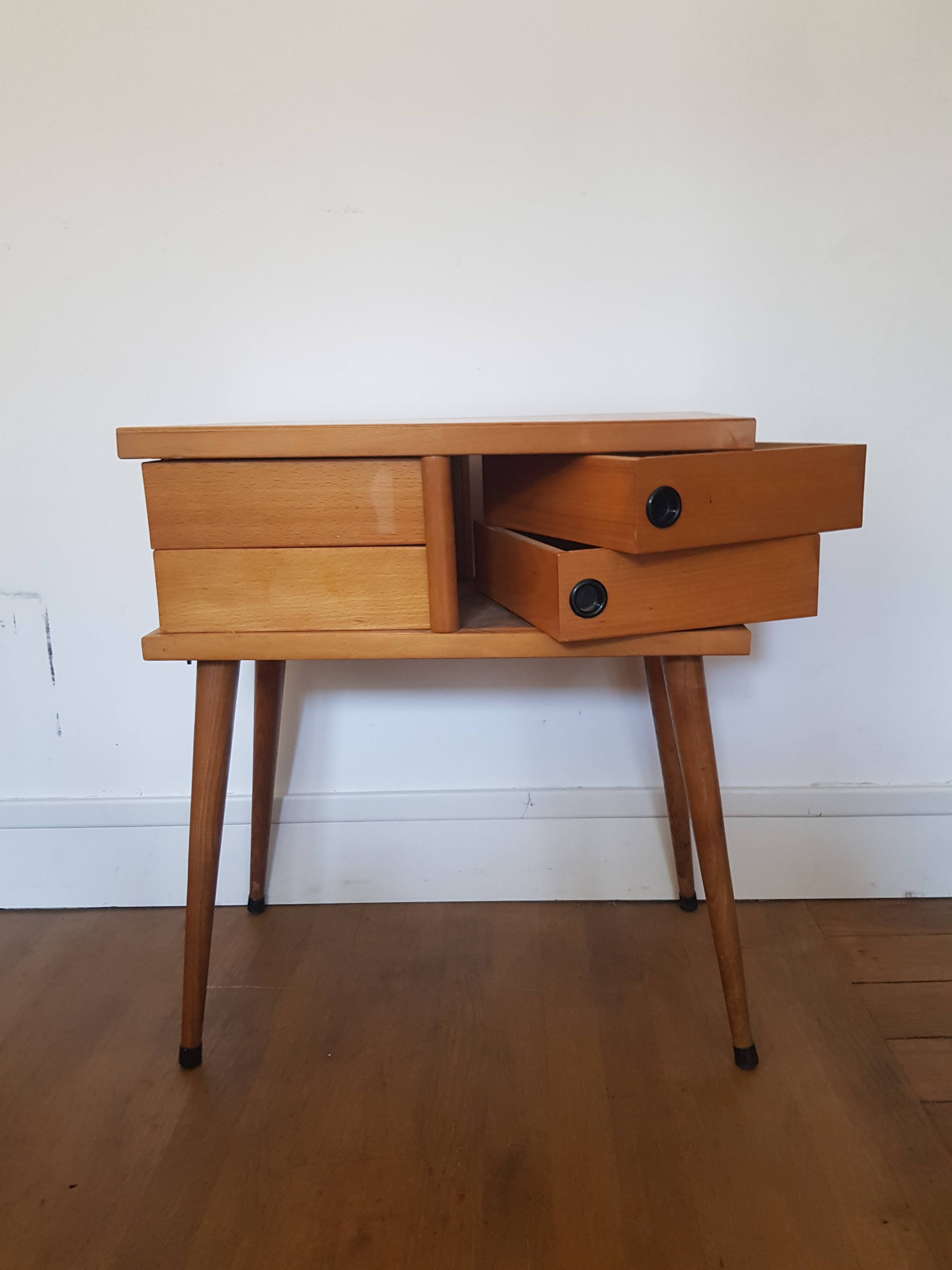Table de chevet scandinave