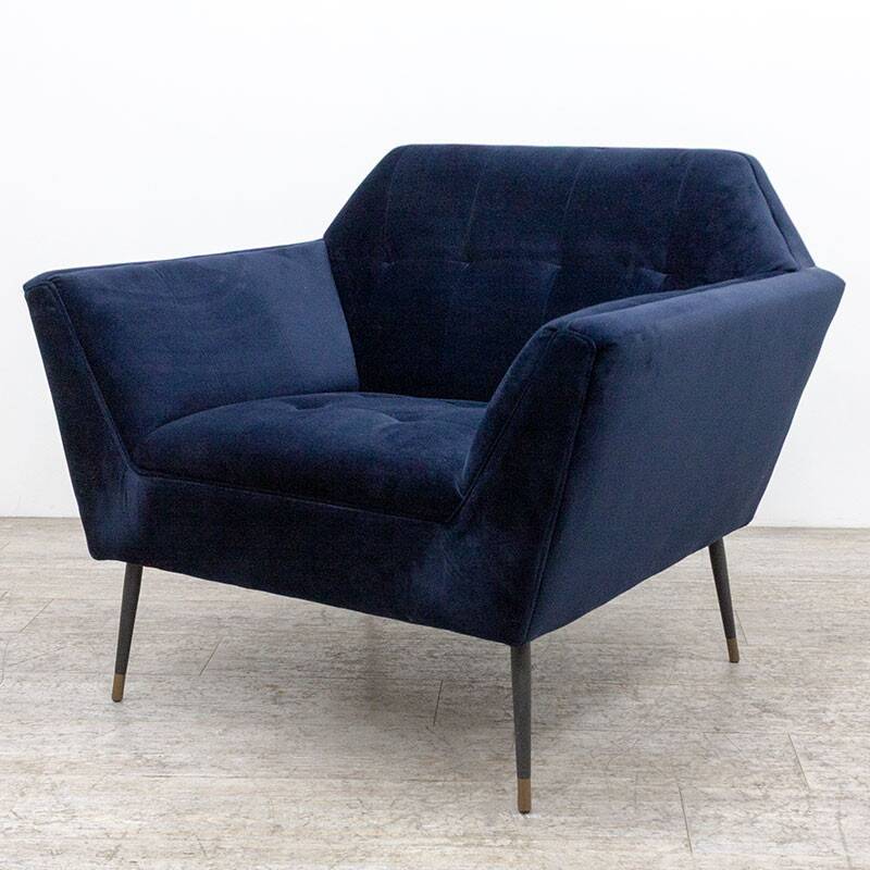 Fauteuil Dutchbone en velours bleu profond