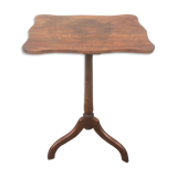 Pedestal table