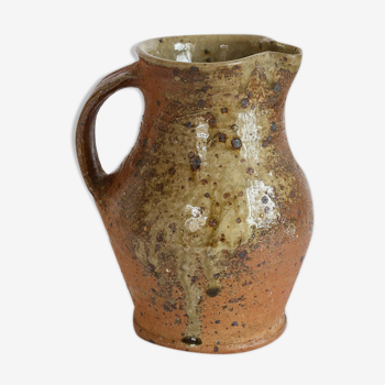 Sandstone pitcher