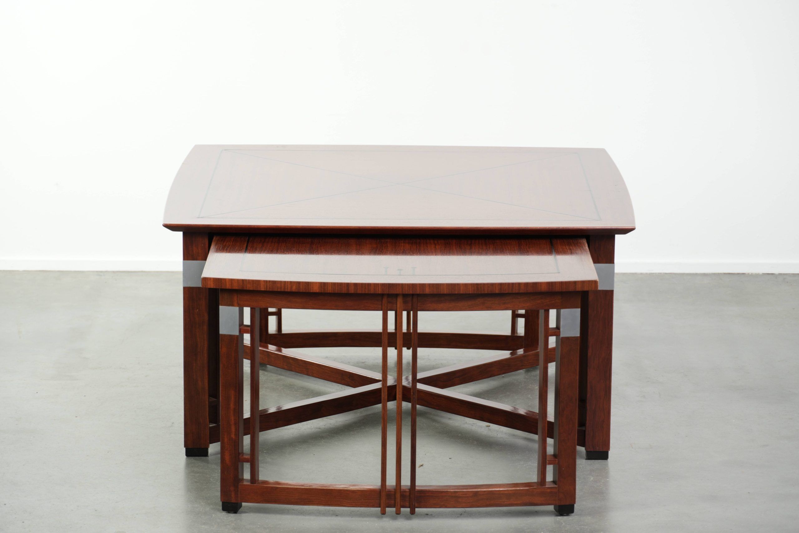 Art Deco design coffee table with extendable parts