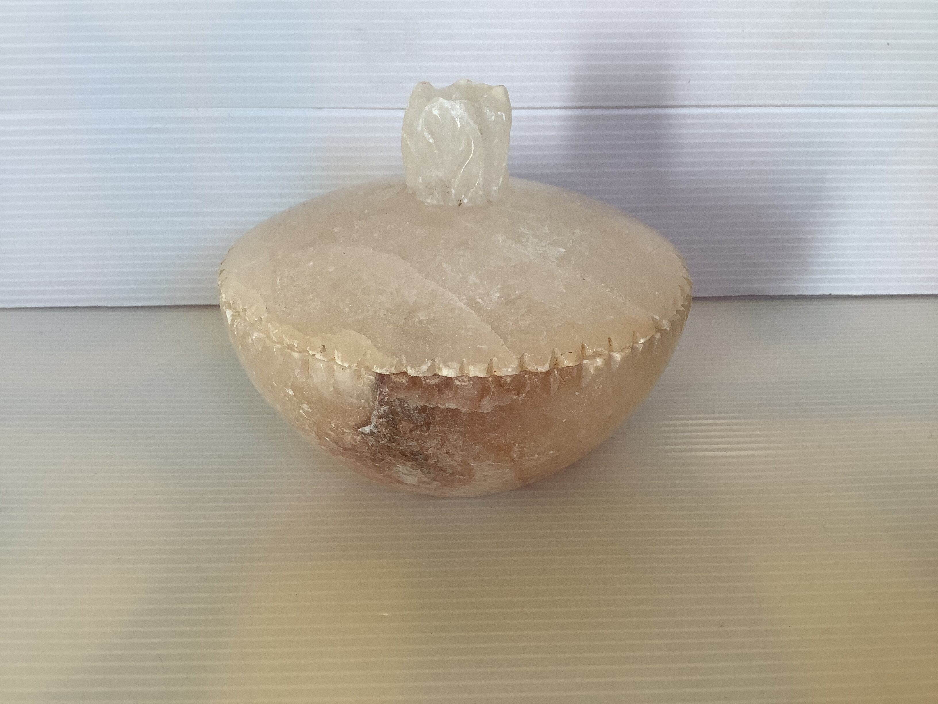 Alabaster box serrated edge