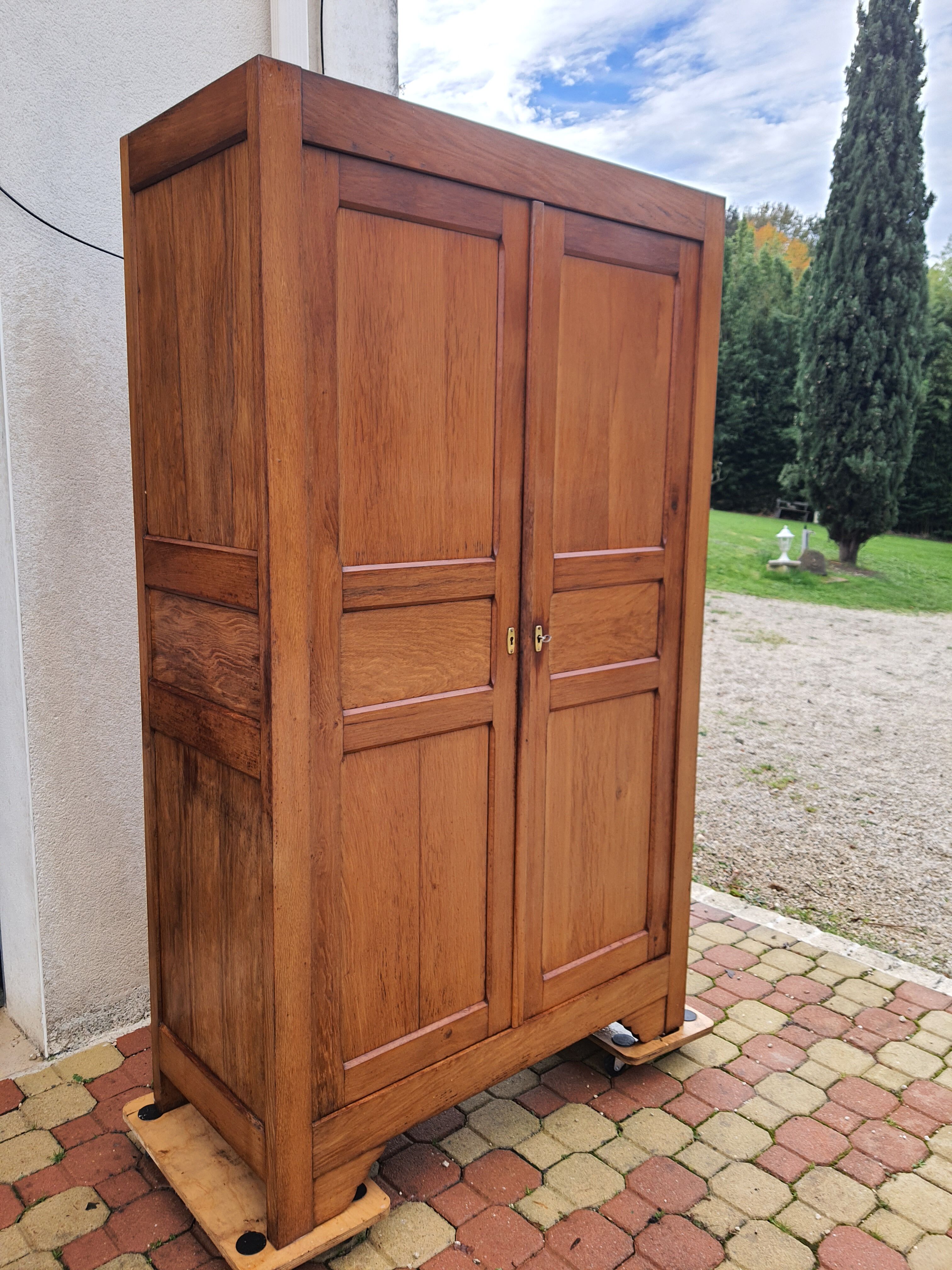 Vintage parisian wardrobe