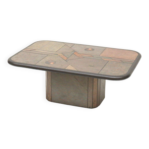 Table basse brutaliste - datant