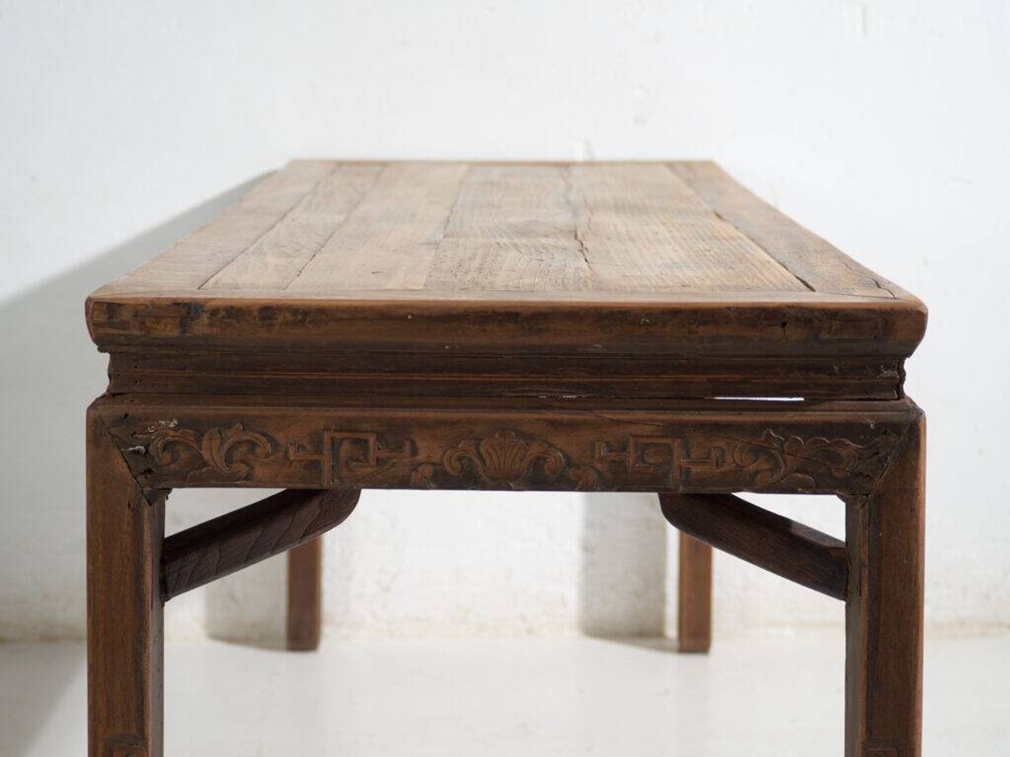 Table, banc ancien en bois de pin – Chine, circa 1900