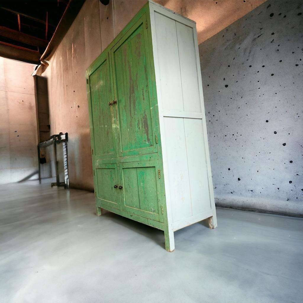 Armoire / placard / armoire brocante vintage vert menthe