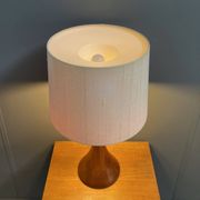 Lampe de table en teck par Domus modèle 7442, années 1970