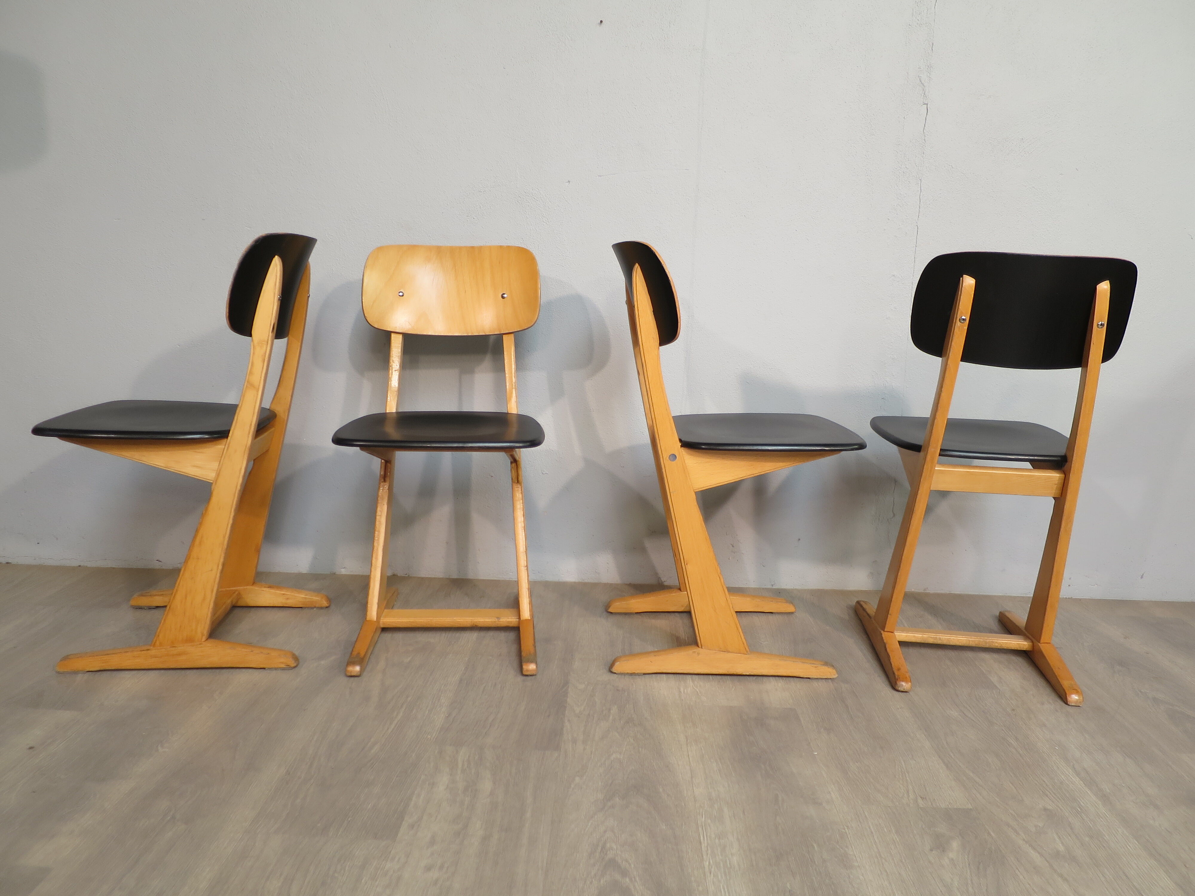 Set of 4 casala chairs 60 adult