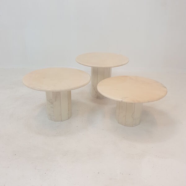 Ensemble de 3 tables d’appoint en marbre italien, années 1970