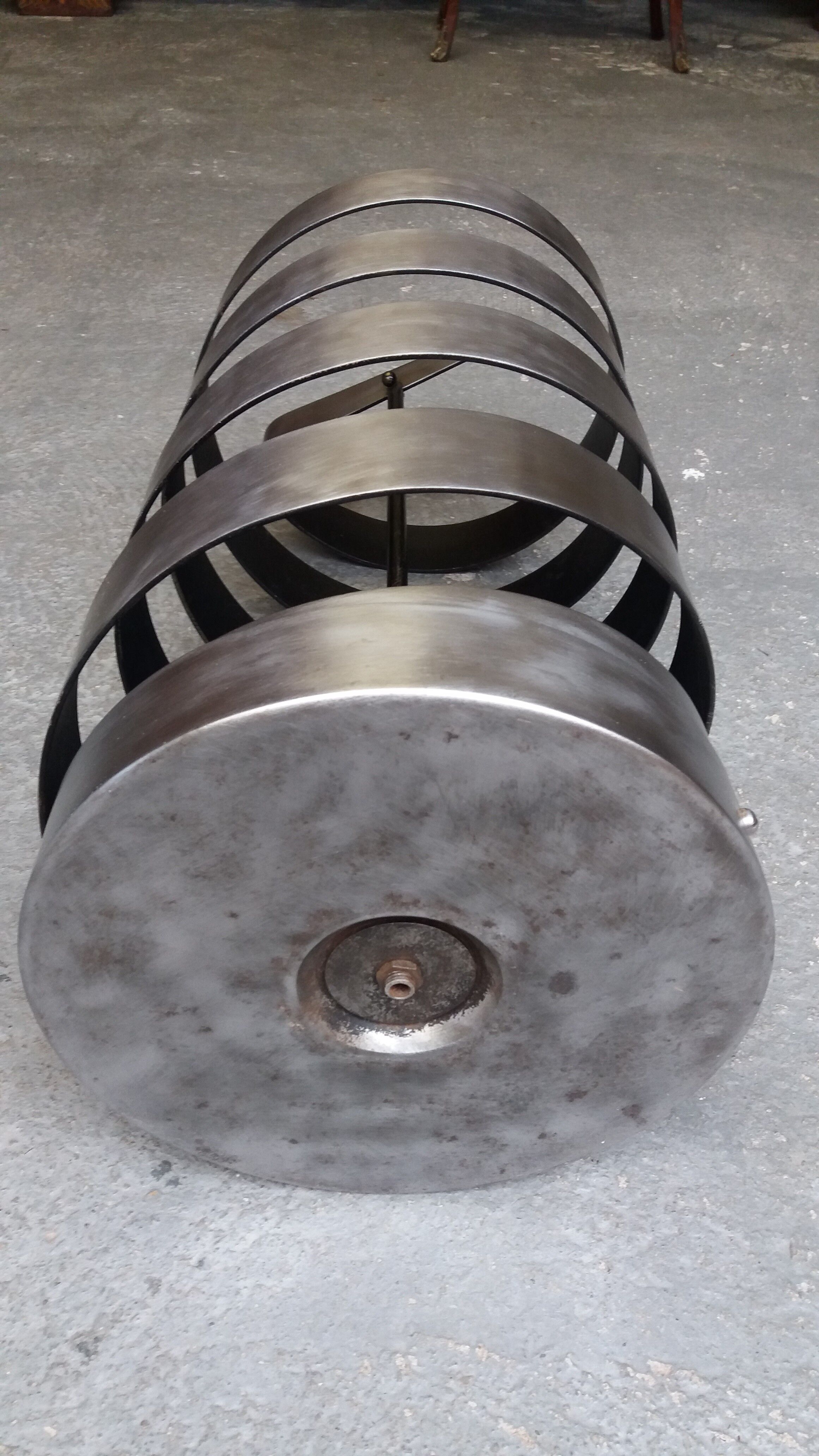 Iron umbrella holder