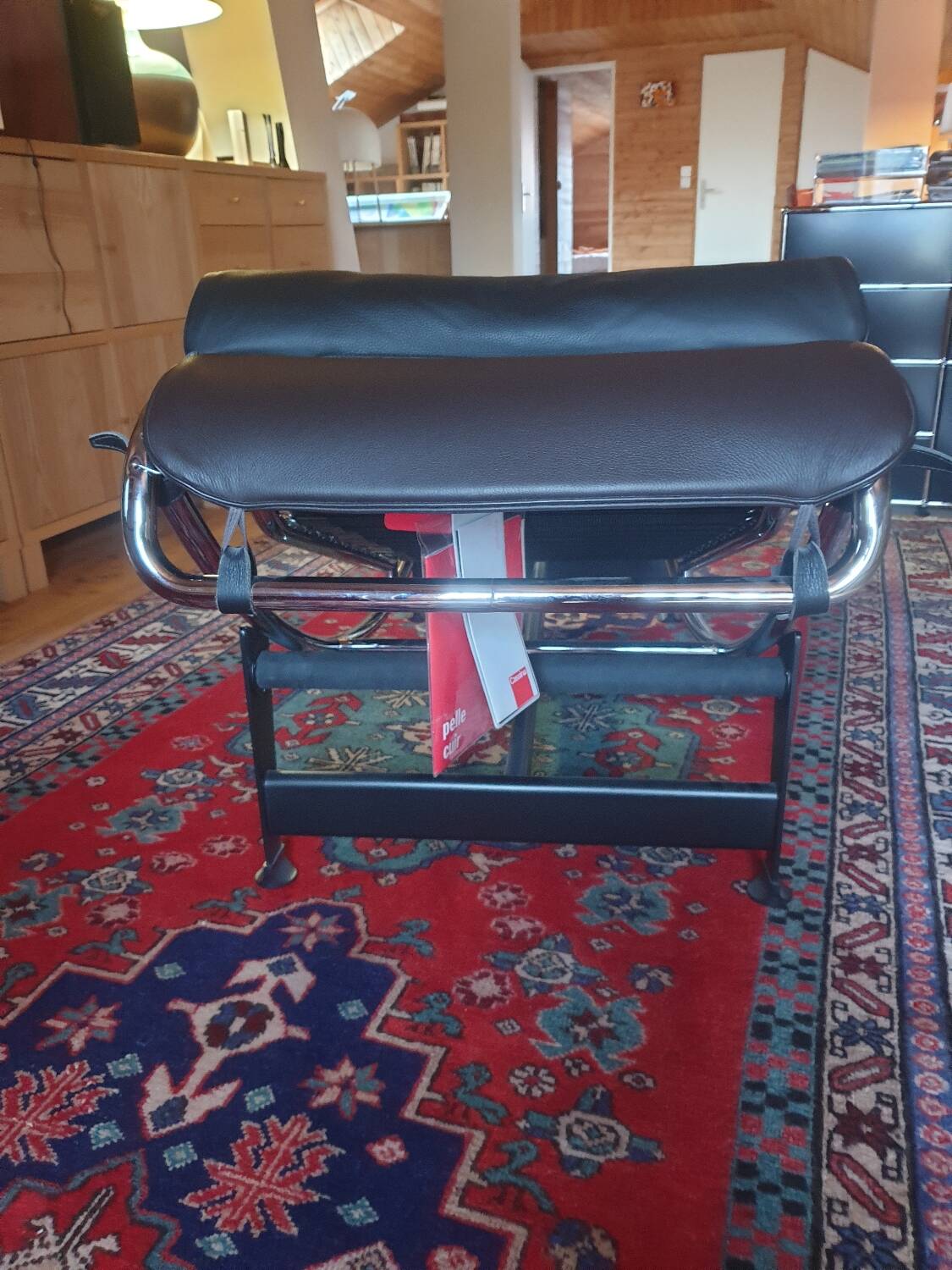 LC4 Cassina chair