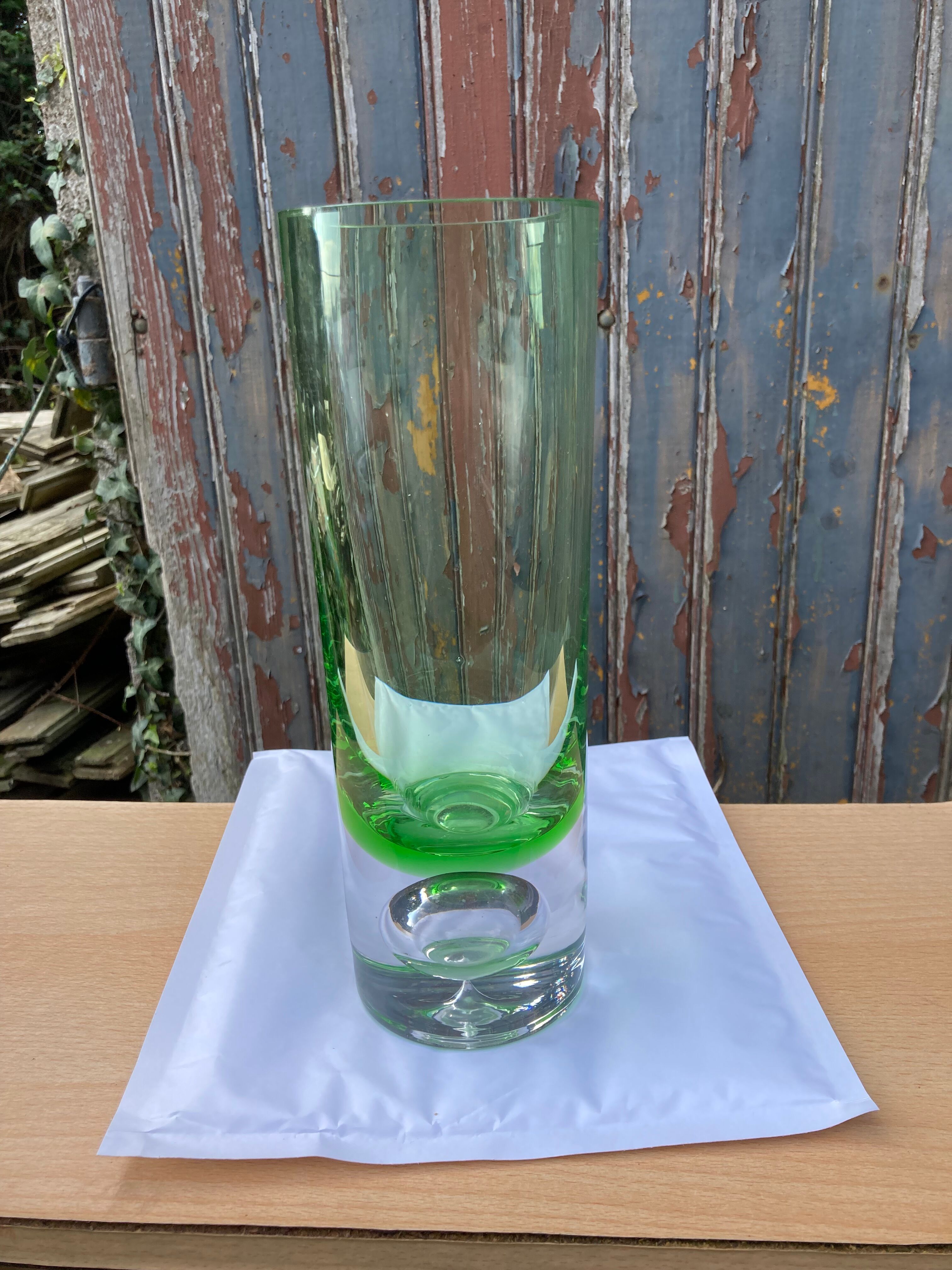 Vase rouleau by jeronim tisljar for beranek art glas