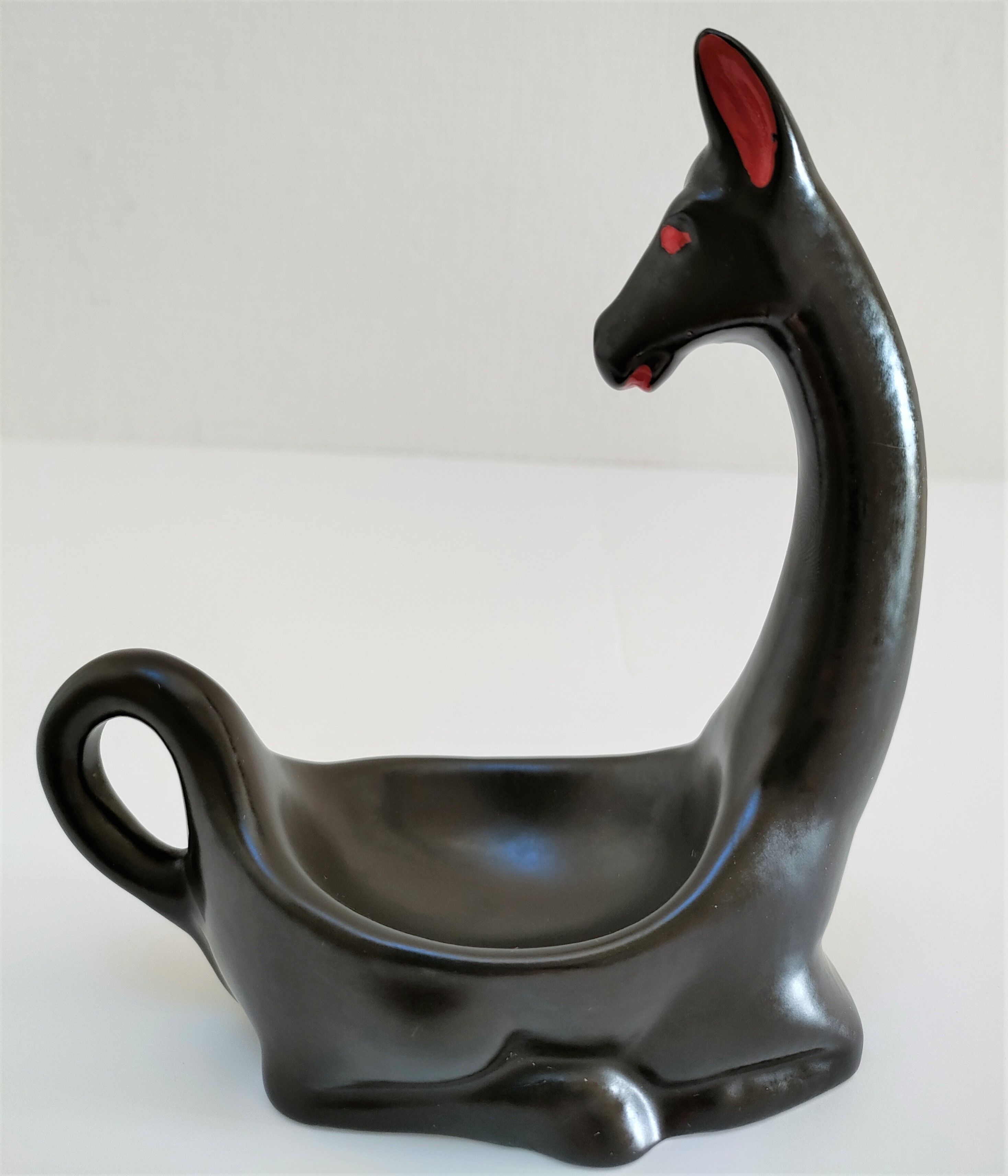 Empty pocket zoomorphic figure ceramic design 60s