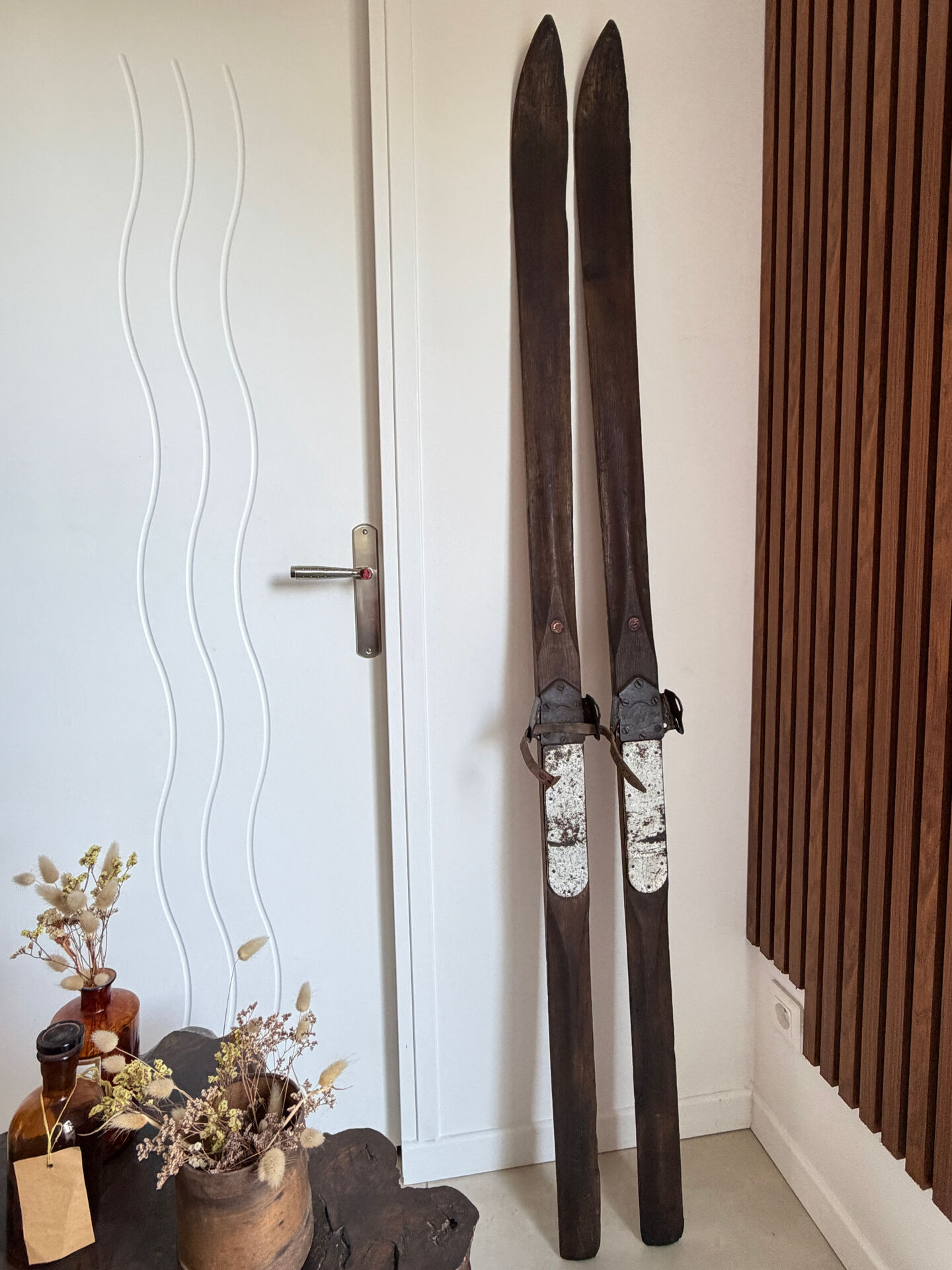 Pair of vintage wooden skis 184cm