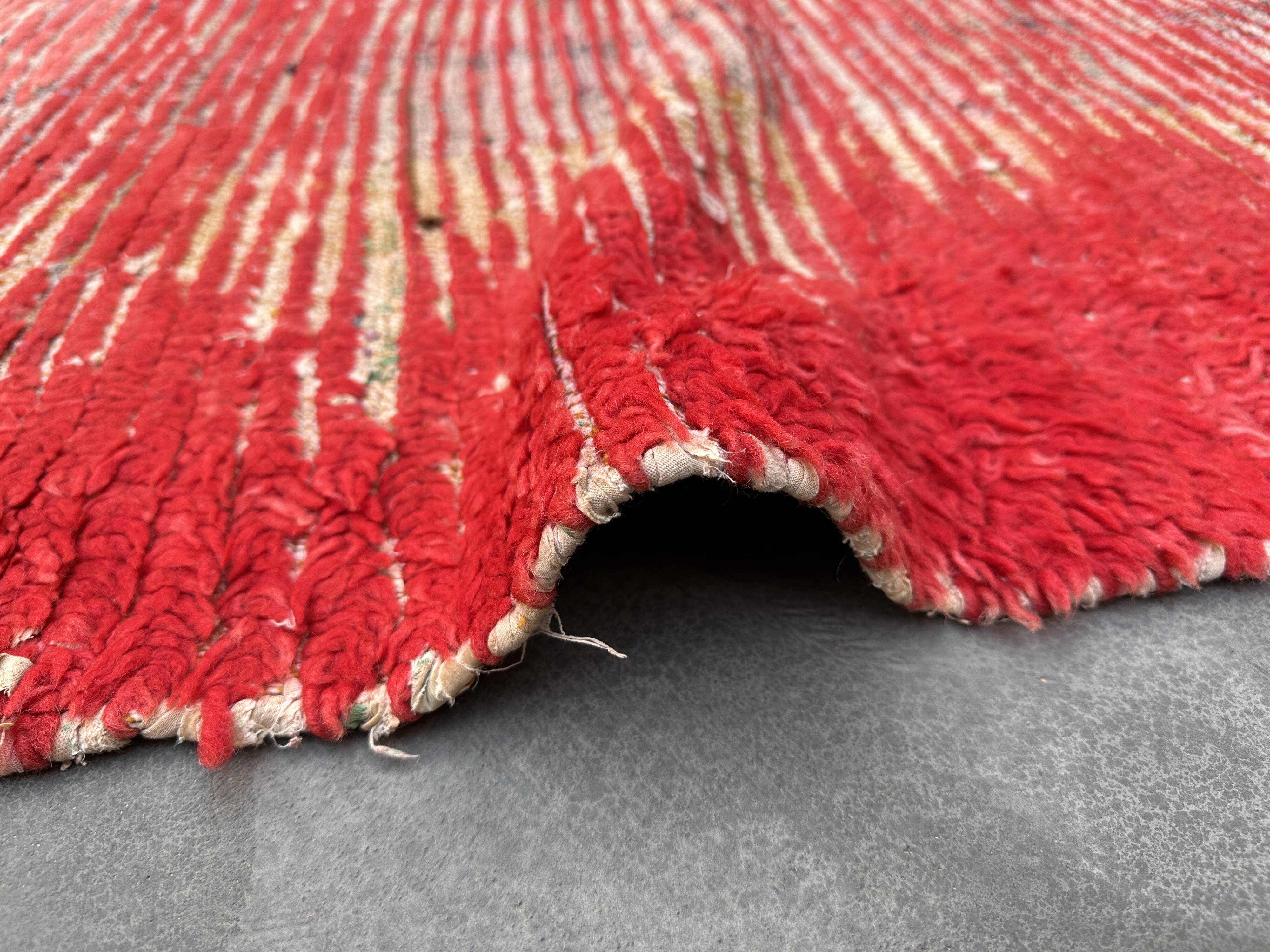 Moroccan rug Beni M'guild red - 154 x 82 cm