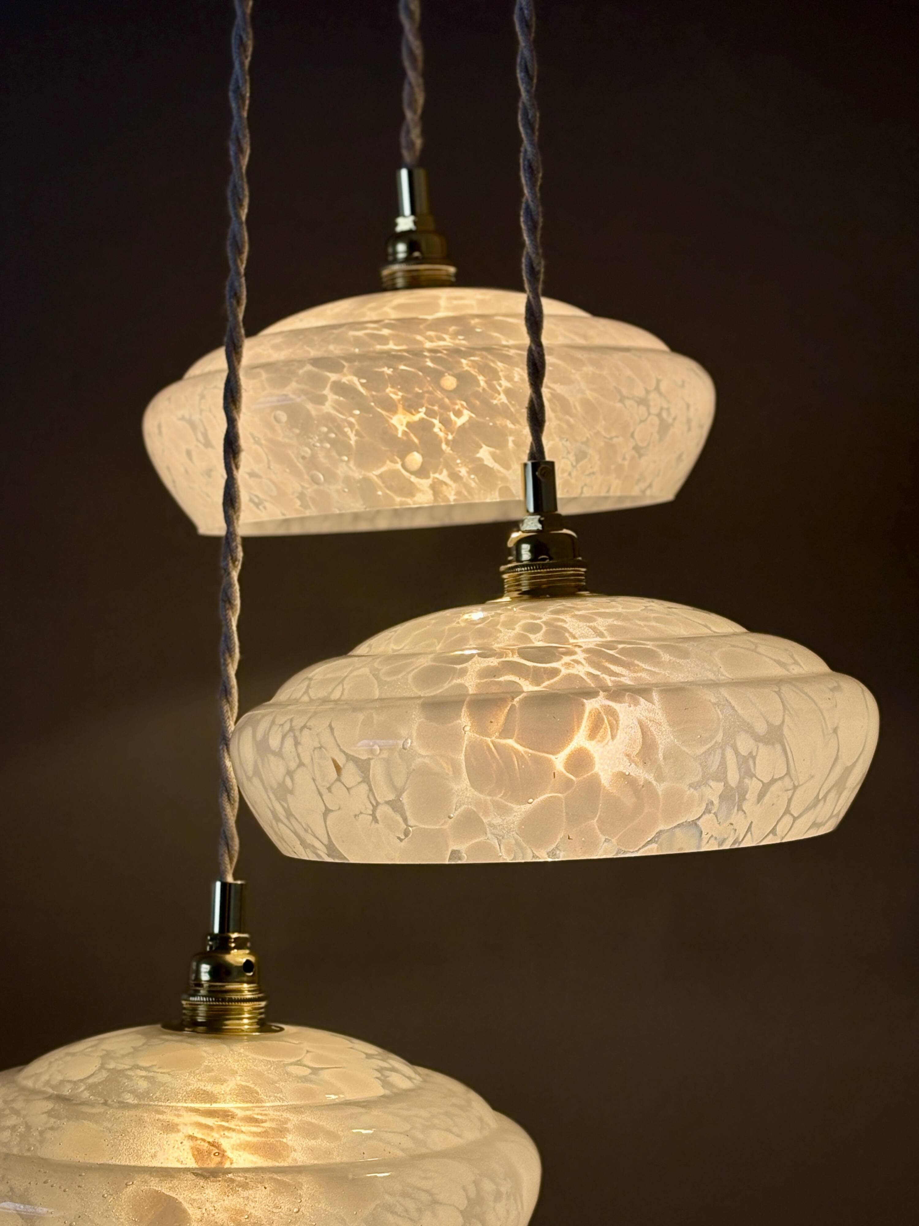 Vintage triple suspension lampshade in Clichy glass bench