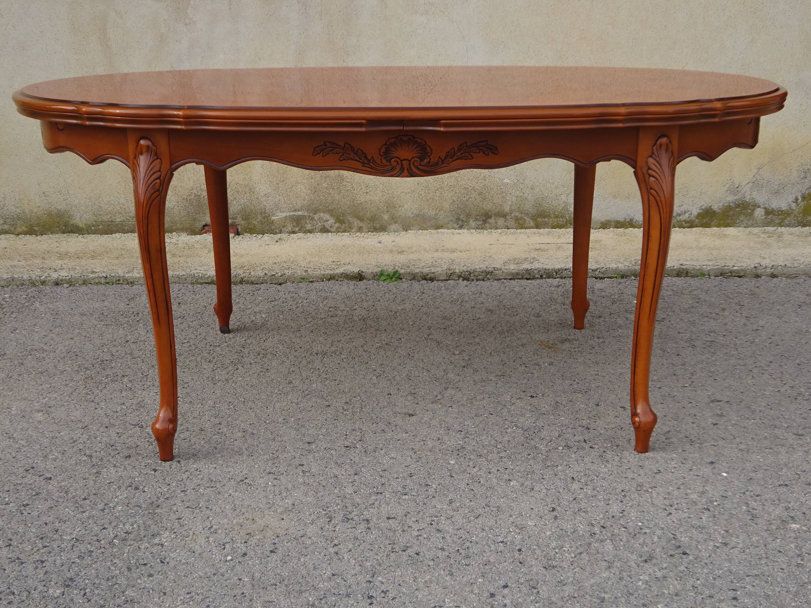 Table ovale avec rallonges, style Louis XV