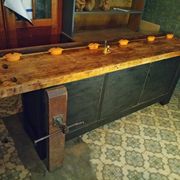 Ancien établi, meuble de métier d'atelier, buffet