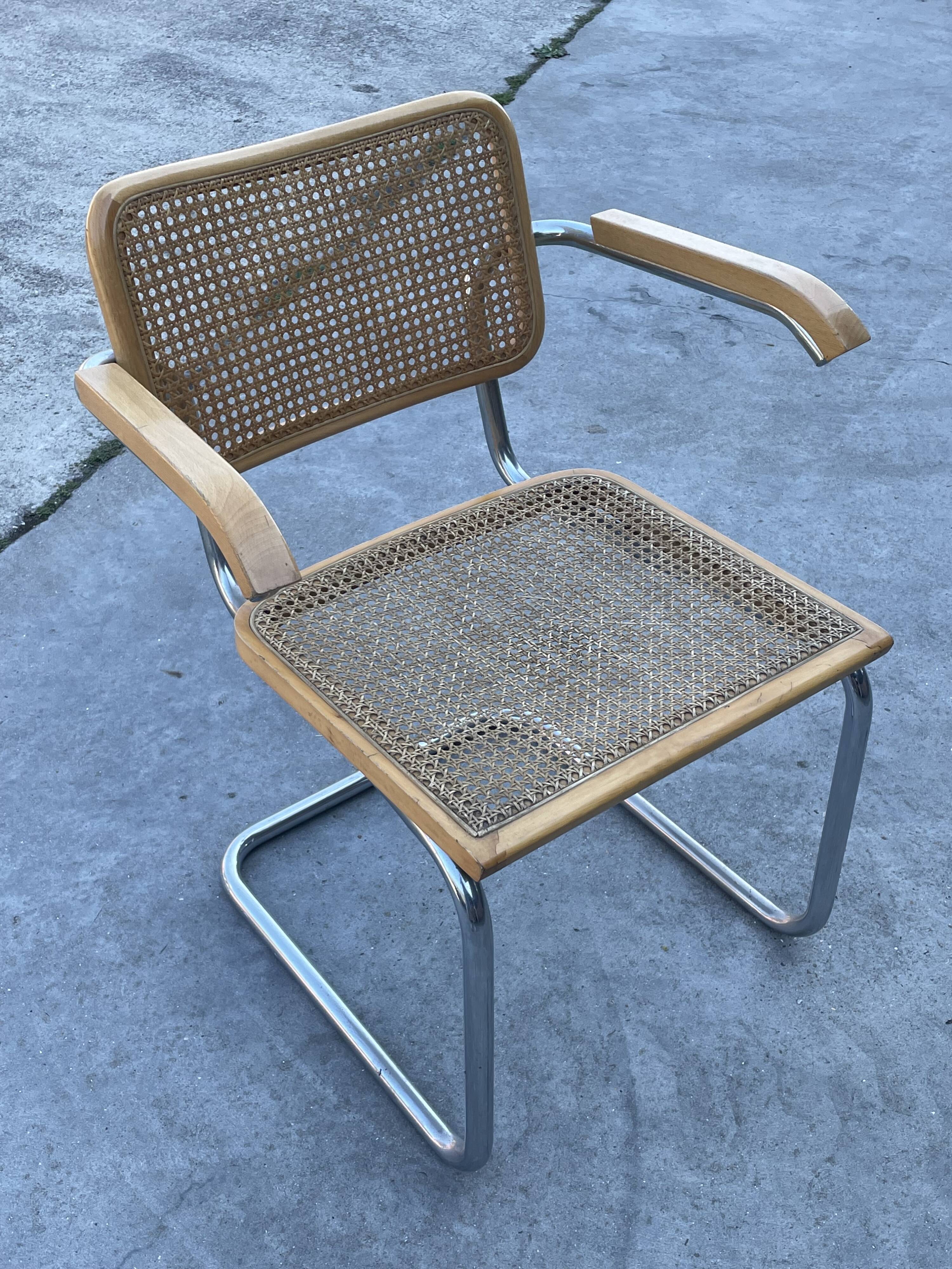 Cesca chair B64 with armrests by Marcel Breuer Design