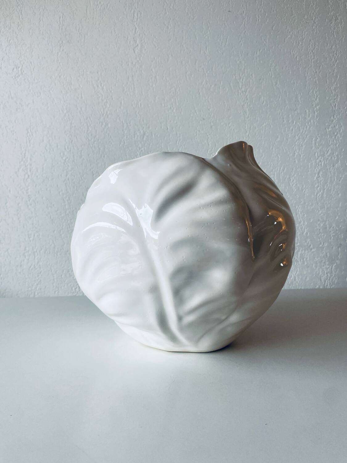 Ceramic cabbage plant pot