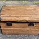 Malle vintage en bois du 19ème siècle avec renfort en acier